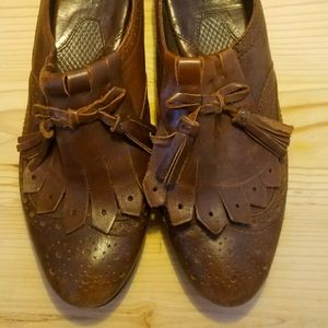 Born fringe wing tip oxford